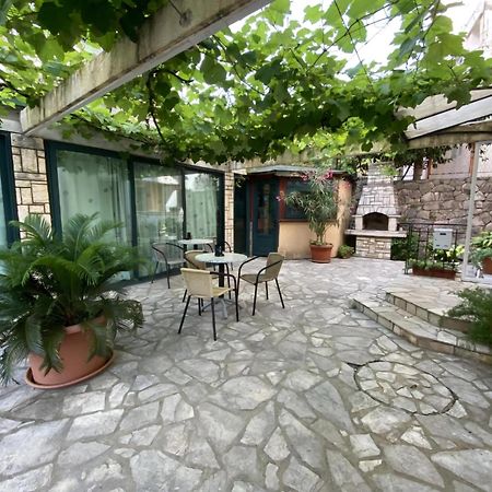 Guesthouse Tri Palme Bečići Exterior foto