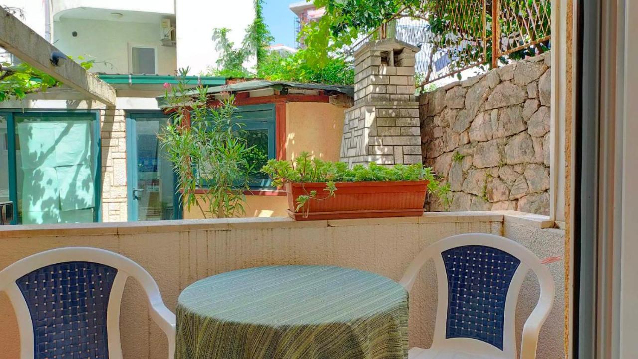 Guesthouse Tri Palme Bečići Exterior foto