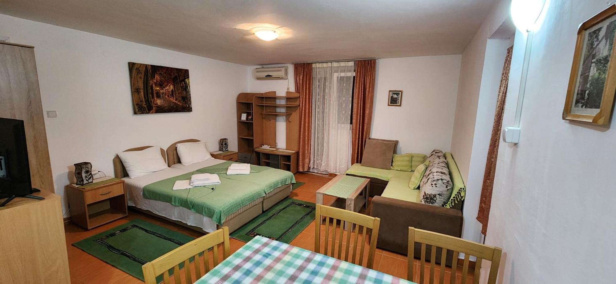 Guesthouse Tri Palme Bečići Exterior foto