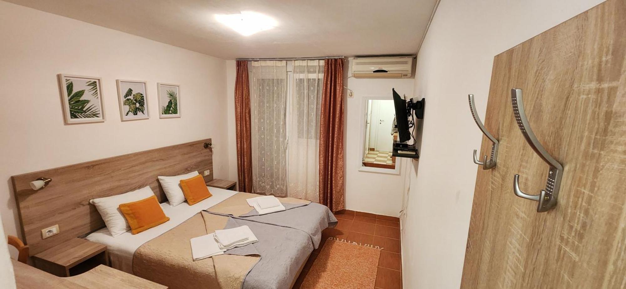 Guesthouse Tri Palme Bečići Exterior foto