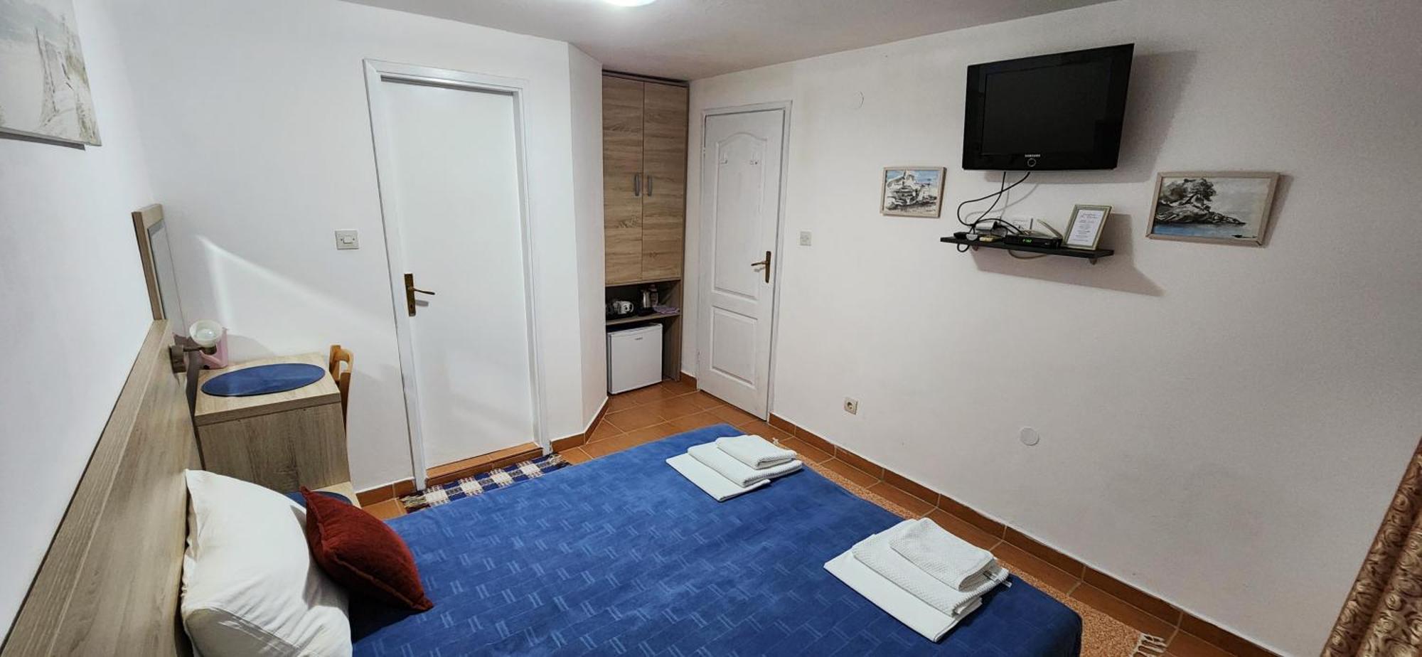 Guesthouse Tri Palme Bečići Exterior foto